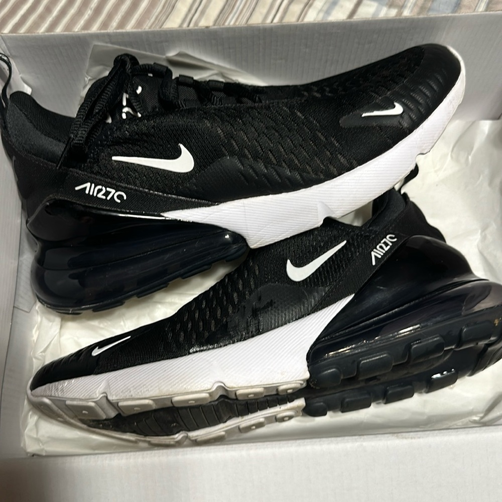 Gently used Nike 270 woman's size 9.5